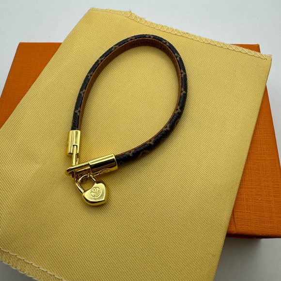 New Heart Charm Canvas-Leather Bracelet Gold Hardware Box &  Dust Bag Included - Picture 12 of 16
